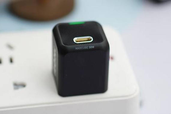 AOHI Magcube 30W帣һС30W GaN+