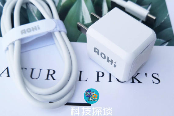 䶼УAohi 20W PD