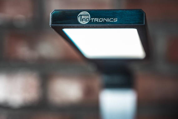 ȻߣܸTaoTronics TT-DL16̨
