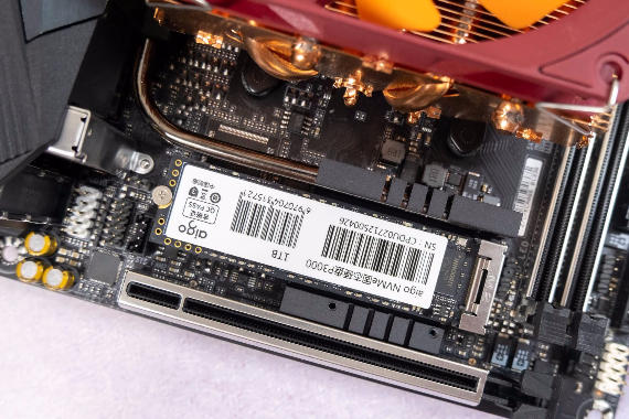 ٶд5ʱaigo NVMe̬Ӳ P3000 1TBװ
