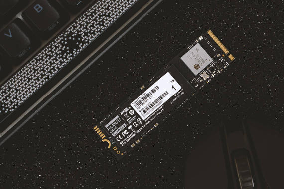 Ƹ CRAS C710 M.2 NVMe 1TB̬Ӳ̲ƽѡ