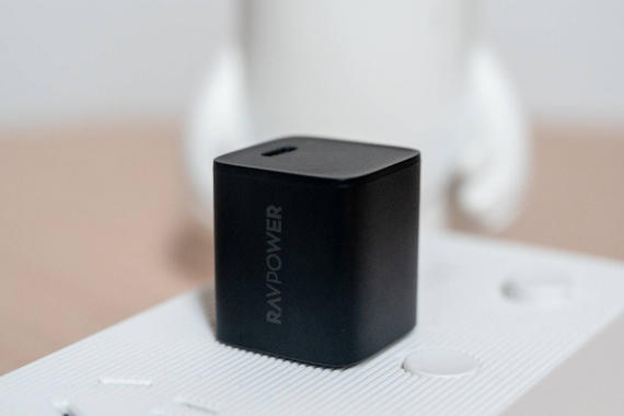 ȫõĿͷiPhone 13ĺôRAVPOWER 20W