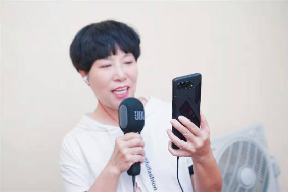 ˷Ҳ䣬JBL KMC300ǵĸо
