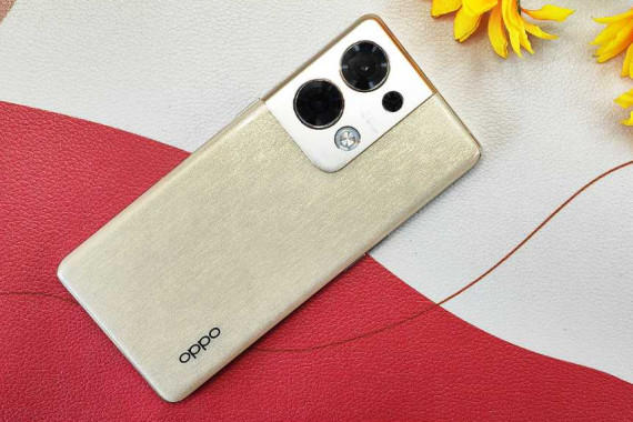 ˫оӳ֣ͨ͸OPPO Reno9 Pro+ҹ