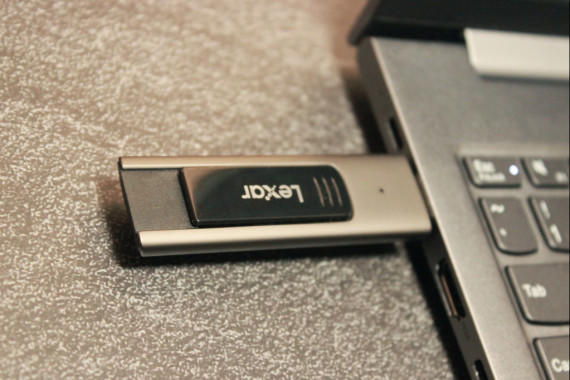 ׿ɳM900 128GB USB3.1 Gen1 ̣Ԫٴ洢豸