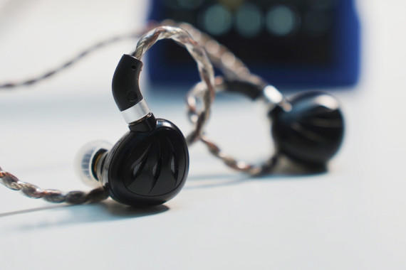 HiFiȦά300Ԫĳ֮TRNȸ̸