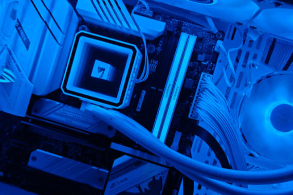 װѡ˹ŮDDR5ڴ鼫ܣƵȶ