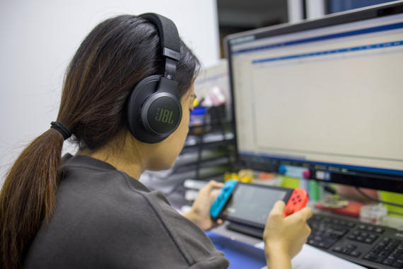 Ա룬ʺãǿJBL LIVE 770NCͷʽ߽
