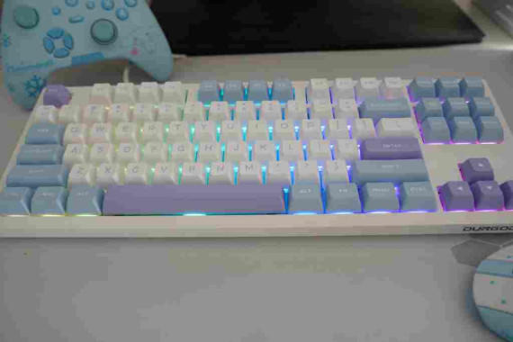 ٤K100ʹ飺ģе̣һԱԼ۱ͽ